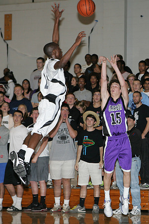 SP.112211.BASKETBALL-5